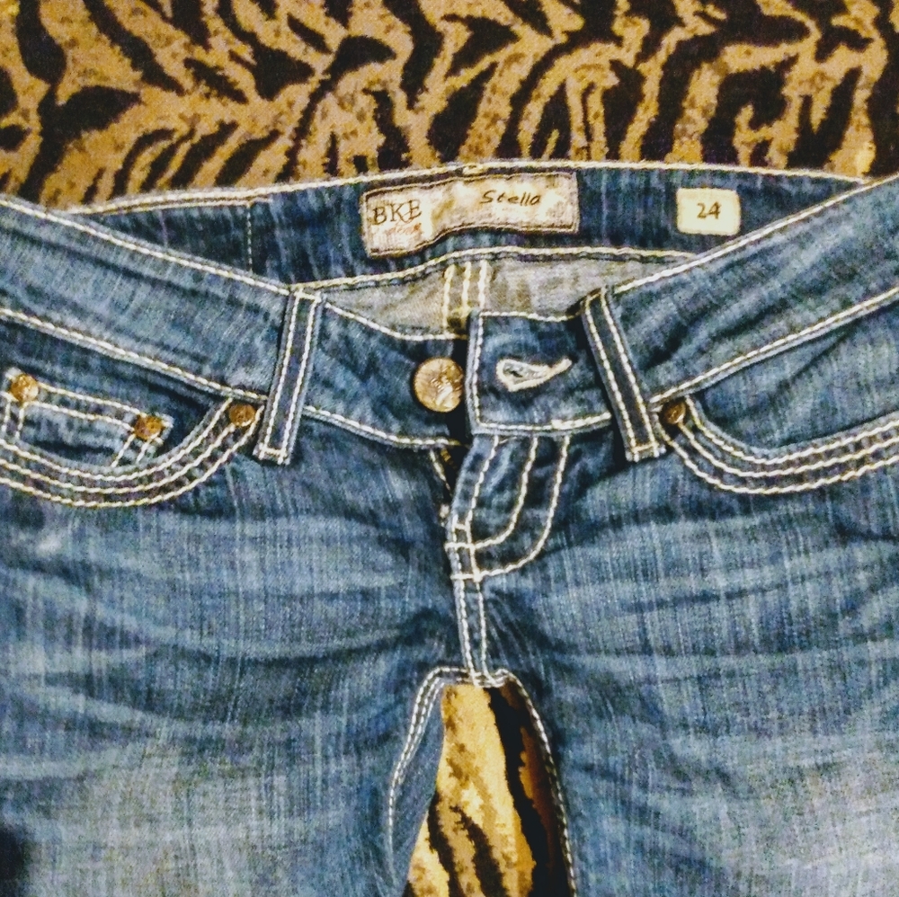 BKE Stella medium wash skinny/ankle jeans